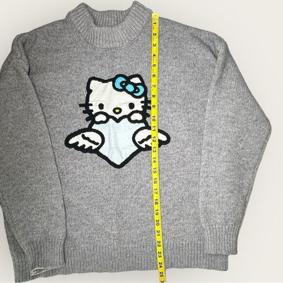 Hello Kitty & Friends Forever 21 | Angel Drop-Sleeve Sweater | Gray | Small - Picture 12 of 13